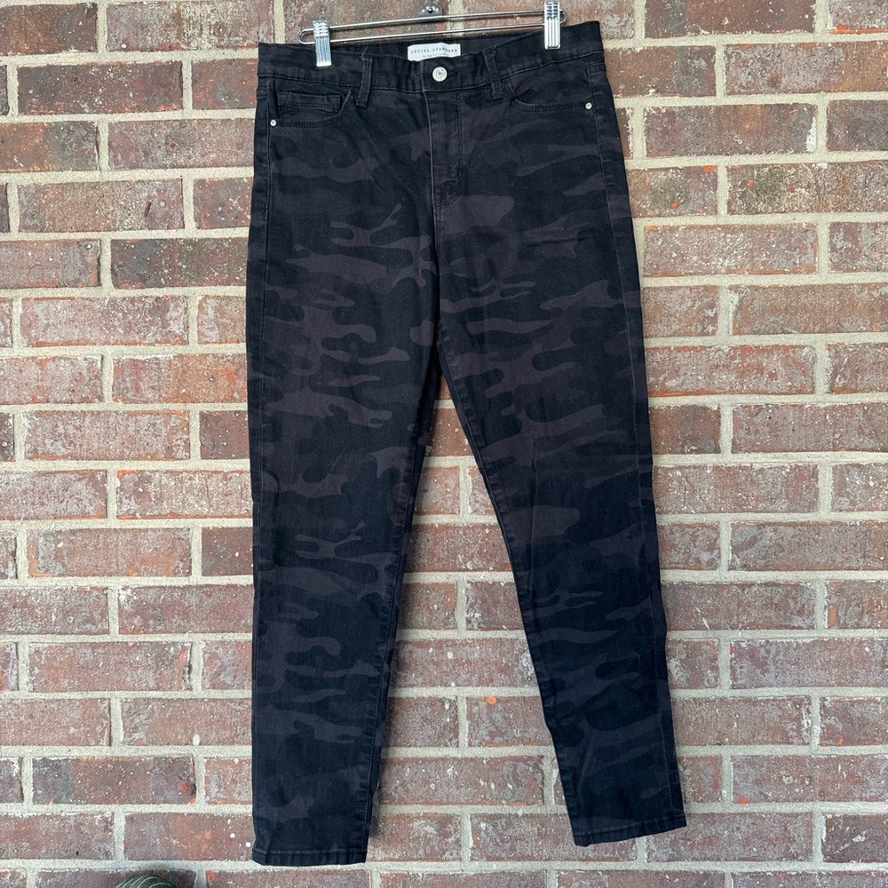 Social Standard Sanctuary Black Camo Jeans Size 8